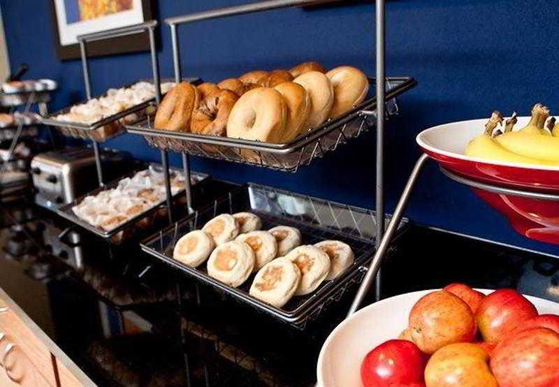 Fairfield Inn & Suites Youngstown Boardman Poland Ristorante foto